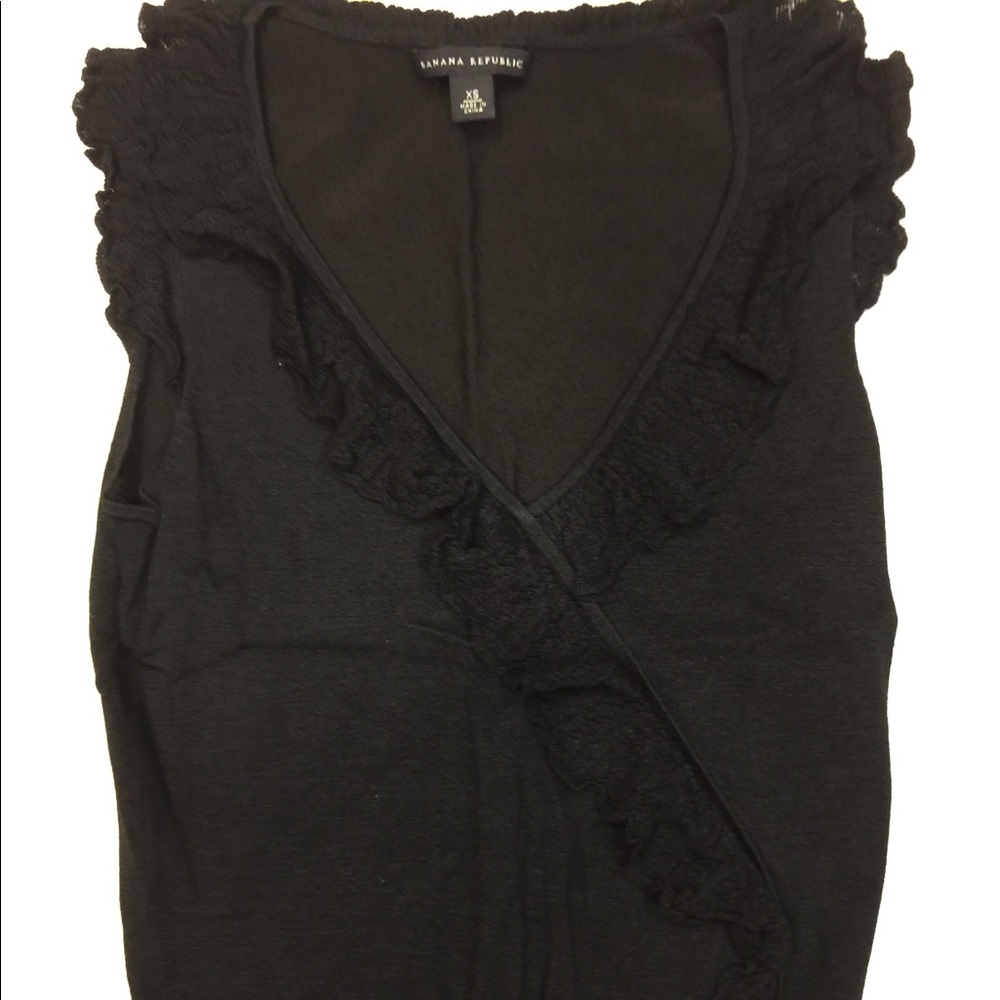 BANANA REPUBLIC v-neck top